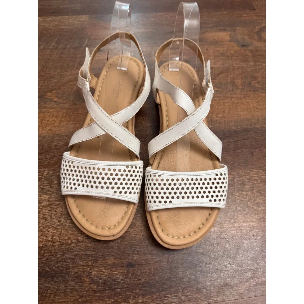 Naturalizer Women's Size 9 White Strappy Comfort Sandals Cutout Open Toe